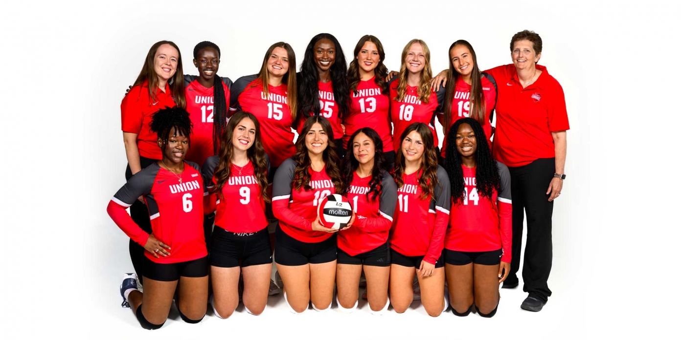Photo of the 2025 volleyball team
